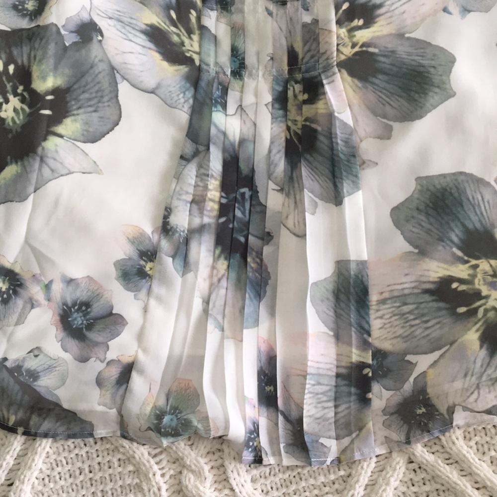 DKNY Jeans floral flared sleeveless top - Picture 5 of 8